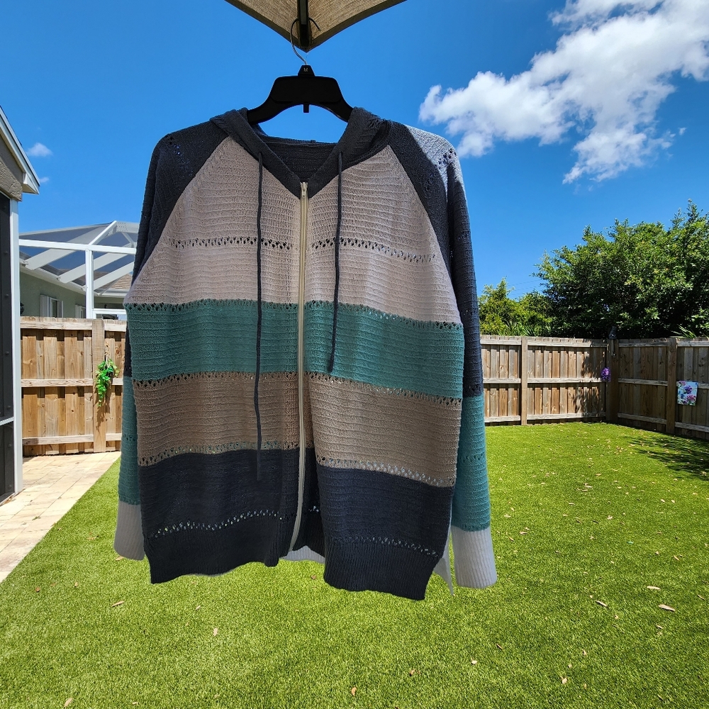 2XL Acelitt multicolor summer zip up sweater.